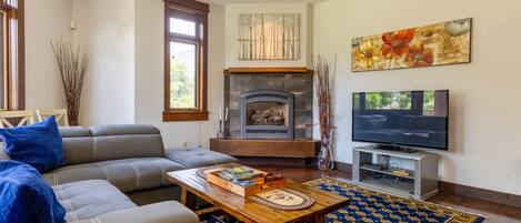 Smart TV y chimenea