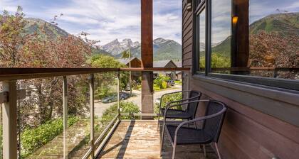 901 Luxury Condos l Dog Friendly
