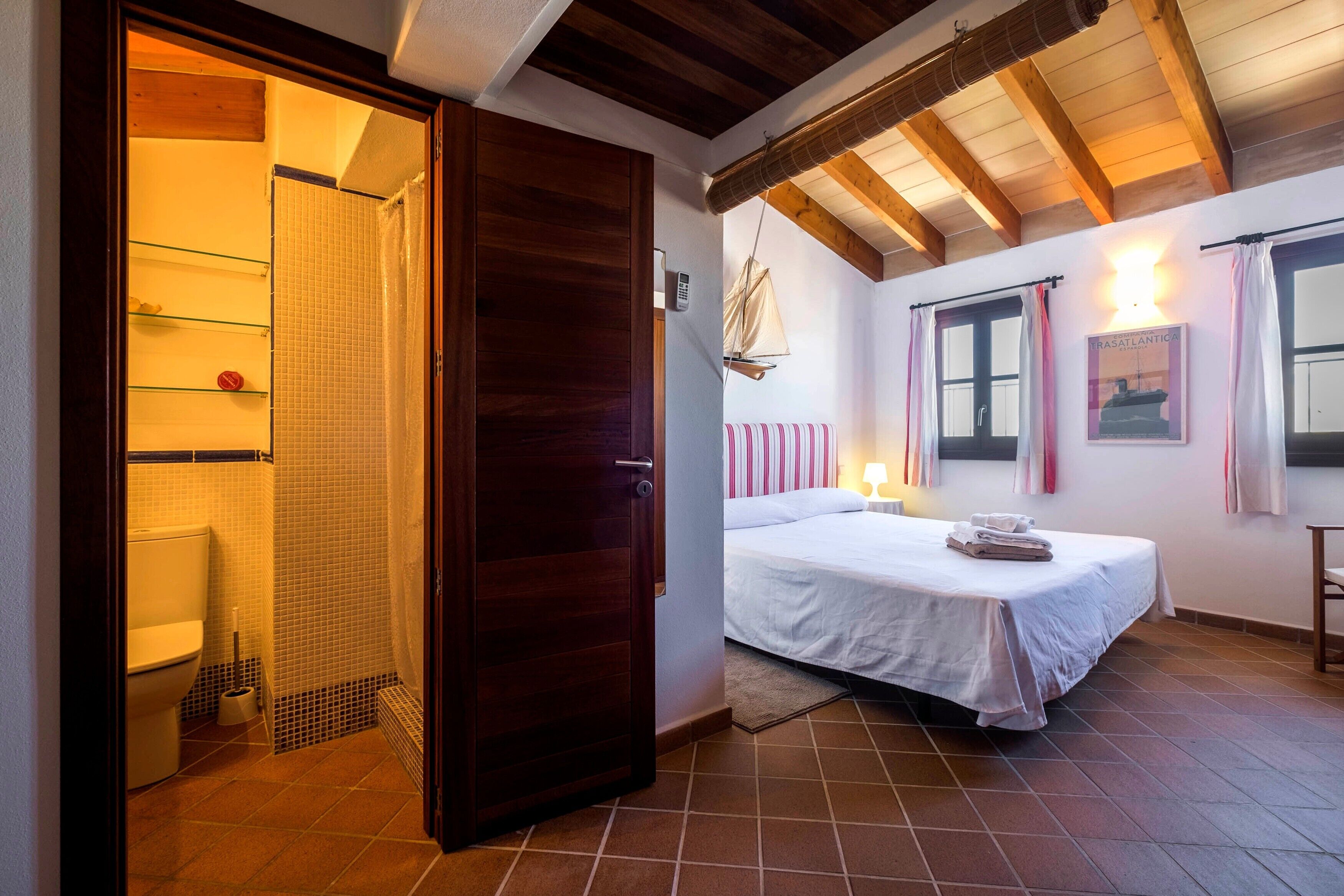 3 bedrooms, iron/ironing board, free WiFi, bed sheets