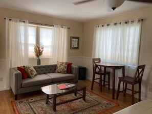 Living area - Spacious room with private entrance near Bidwell Park! (Chico)