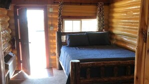 1 bedroom - Ashton Historic Log Cabins 8 (Ashton)
