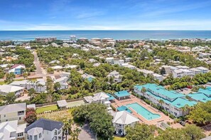 Exterior - 30A ☀️ Huge Pool | Gym | Putt-putt | Beach Chairs | Gated ☀️ Sling Streaming (Santa Rosa Beach)