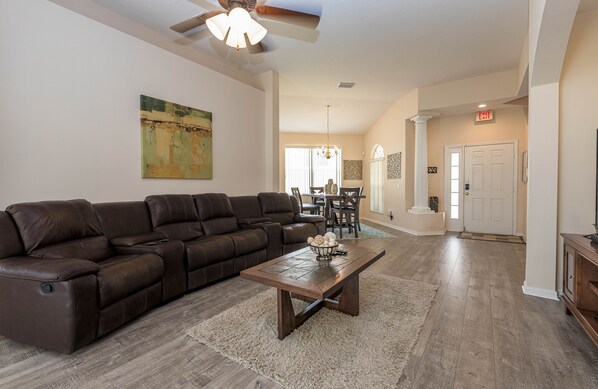 Villa, 5 Bedrooms, Non Smoking, Kitchen | Living area - Stunning 5Bed / 4Ba Villa with Pvt Pool, breathtaking View (Davenport)