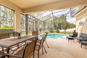 Villa, 5 Bedrooms, Non Smoking, Kitchen - Stunning 5Bed / 4Ba Villa with Pvt Pool, breathtaking View (Davenport)