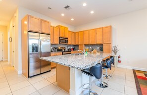 Townhome, 4 Bedrooms, Non Smoking, Kitchen | Private kitchen | Fridge, microwave, oven, dishwasher