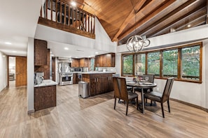 Fridge, microwave, oven, stovetop - Luxury Cabin on the Creek with Red Rocks View (Sedona)