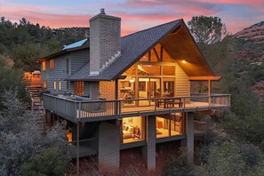 Exterior - Luxury Cabin on the Creek with Red Rocks View (Sedona)