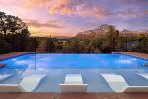 Piscina all'aperto, una piscina riscaldata