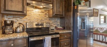 Bear Meadow Lodge: relaxing 3400 sq. ft., 6 bdm home 37 miles from Jackson Hole
