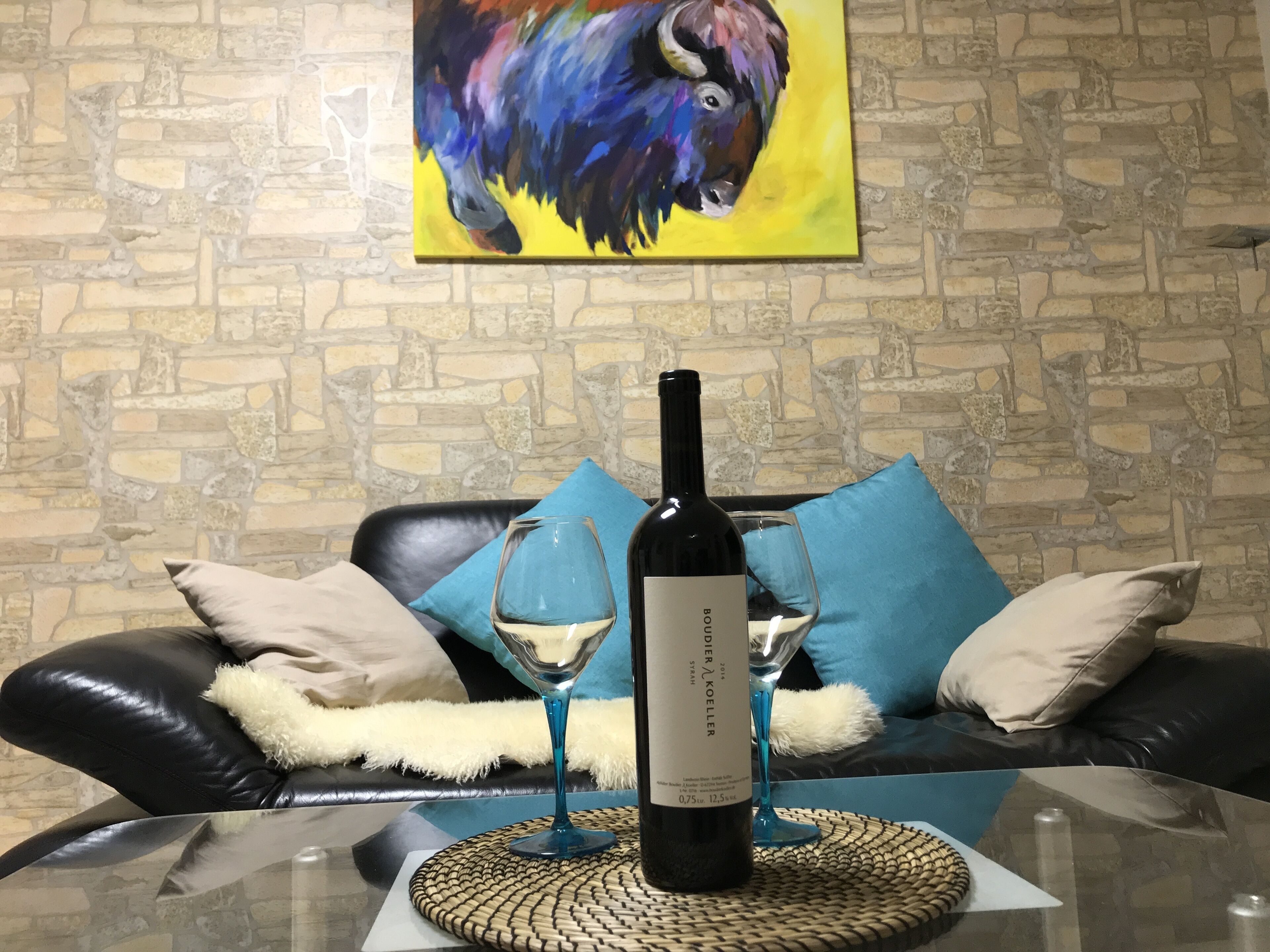 Apartment between forest and vines