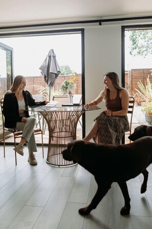 Apartment, Private Bathroom (Cherry) | Dining