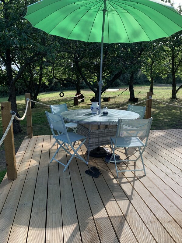 Comfort-Suite, eigenes Bad (Cherry Lodge) | Garten
