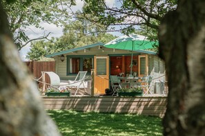 Comfort Suite, Private Bathroom (Cherry Lodge) | Exterior - Truly Kentish Holiday Lets (Sittingbourne)