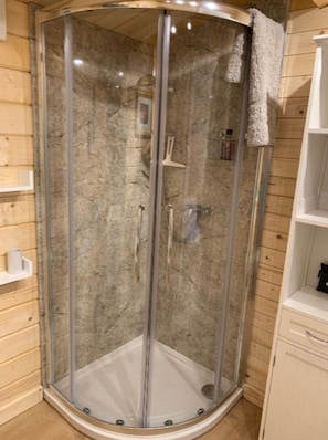 Comfort Suite, Private Bathroom (Cherry Lodge) | Bathroom