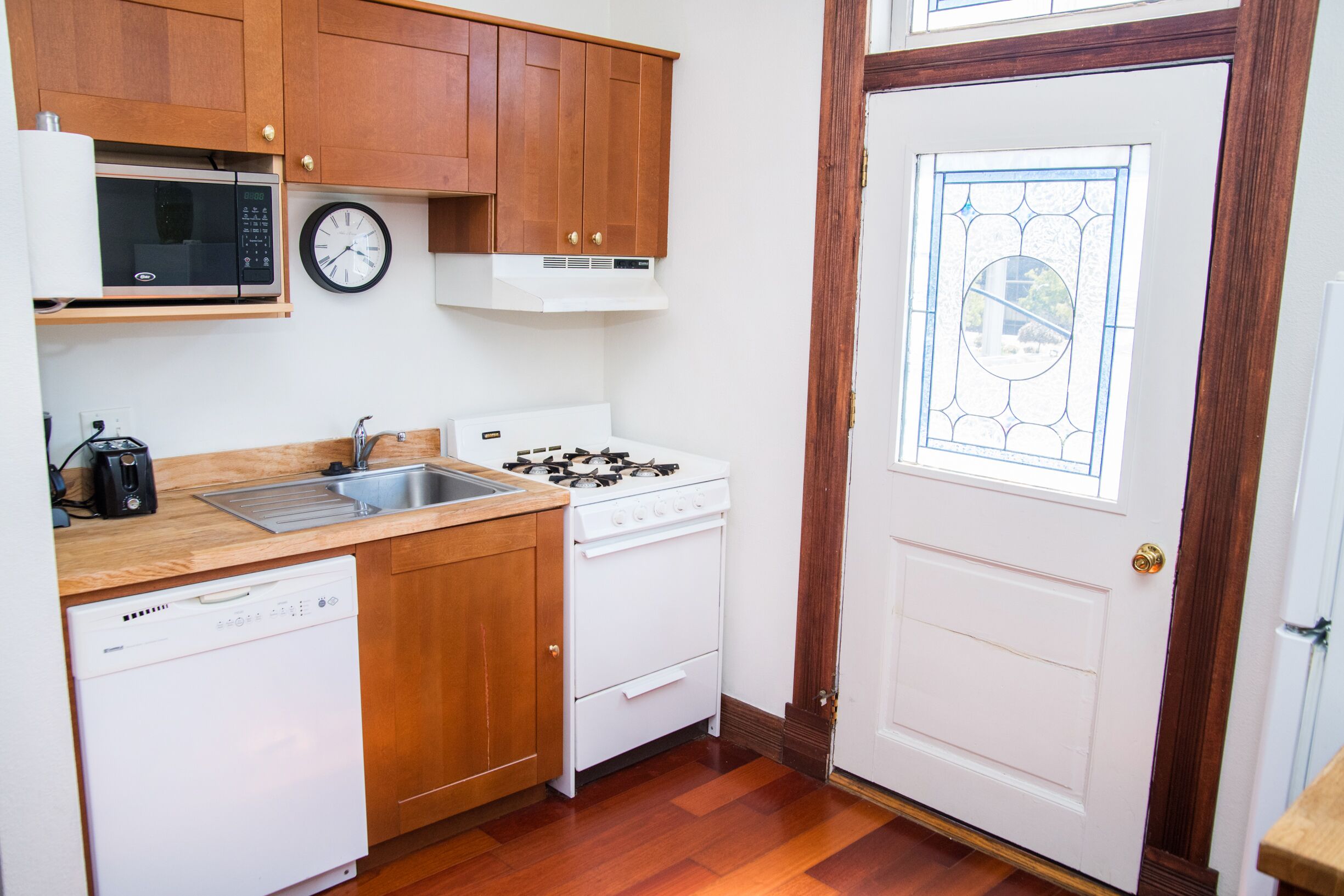 Downtown Historic Victorian Beauty!