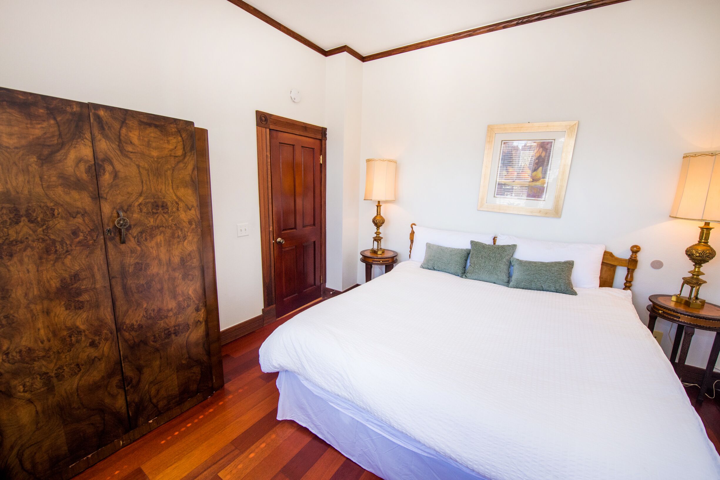 Downtown Historic Victorian Beauty!