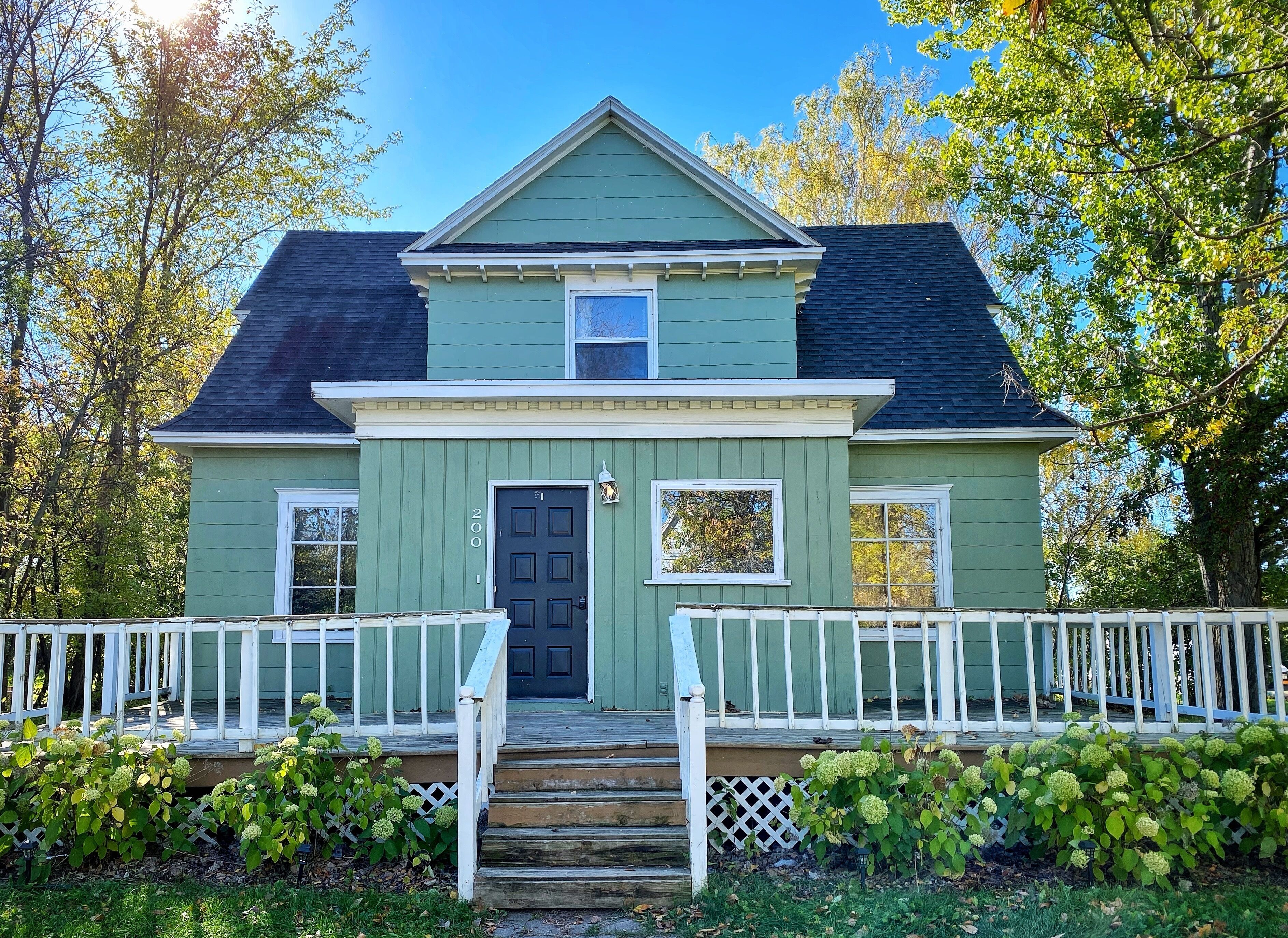 Newly remodeled 100+year old 3 bed 2 bath house with original wood work.