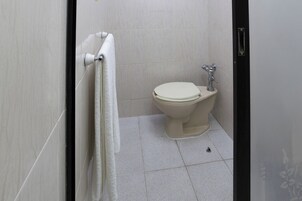 Superior Room | Bathroom | Shower, towels