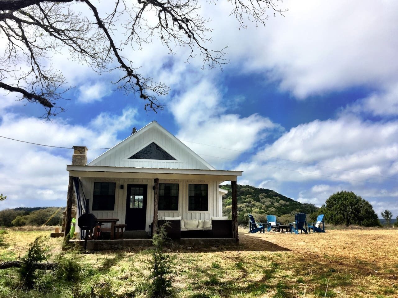 Relax in style ~ The Chimney House on the river!