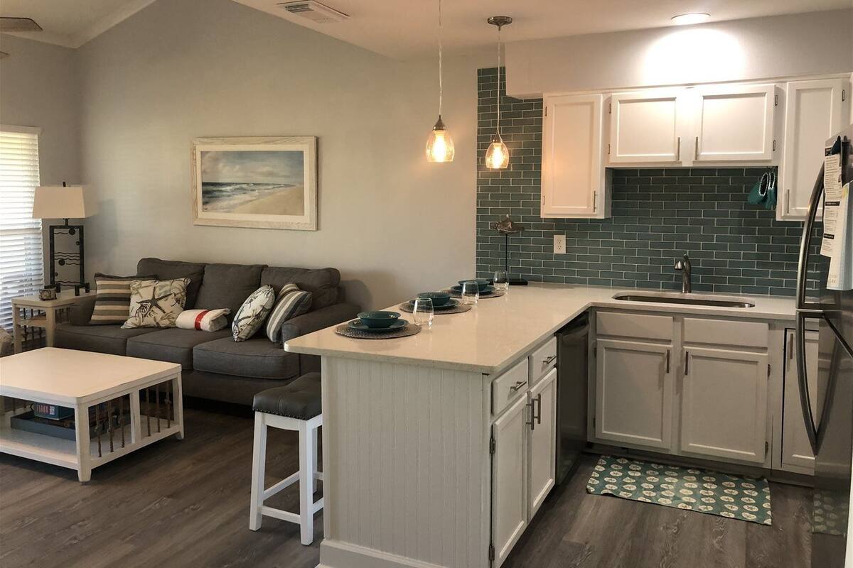Condo (6 H Two bedroom loft condo) | Private kitchen | Coffee/tea maker, fridge, microwave, stovetop