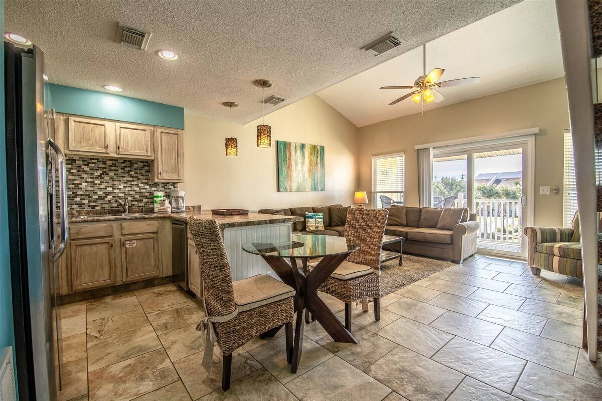 Condo (9 G, Two Bedroom Condo) | Private kitchen | Coffee/tea maker, fridge, microwave, stovetop