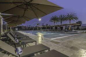 Outdoor pool, a heated pool