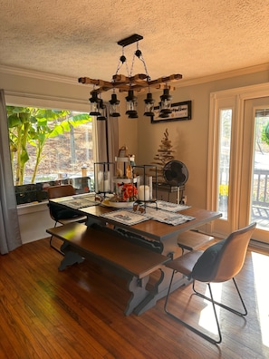 Dining - House on Lake Malone 200ft waterfront No Cleaning/Pet fees Across from Marina (Lewisburg)