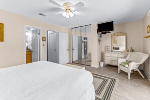 2 bedrooms, iron/ironing board, Internet, bed sheets