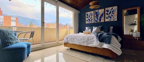 3 chambres, coffre-fort, bureau, fer et planche Ă repasser