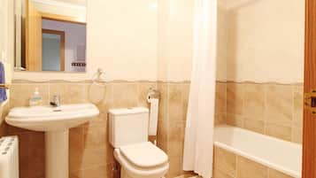 Baignoire, serviettes fournies