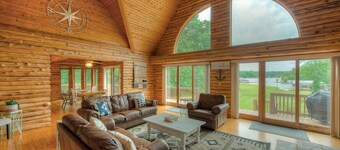 Log Cabin Living on Lake Anna - Warm side