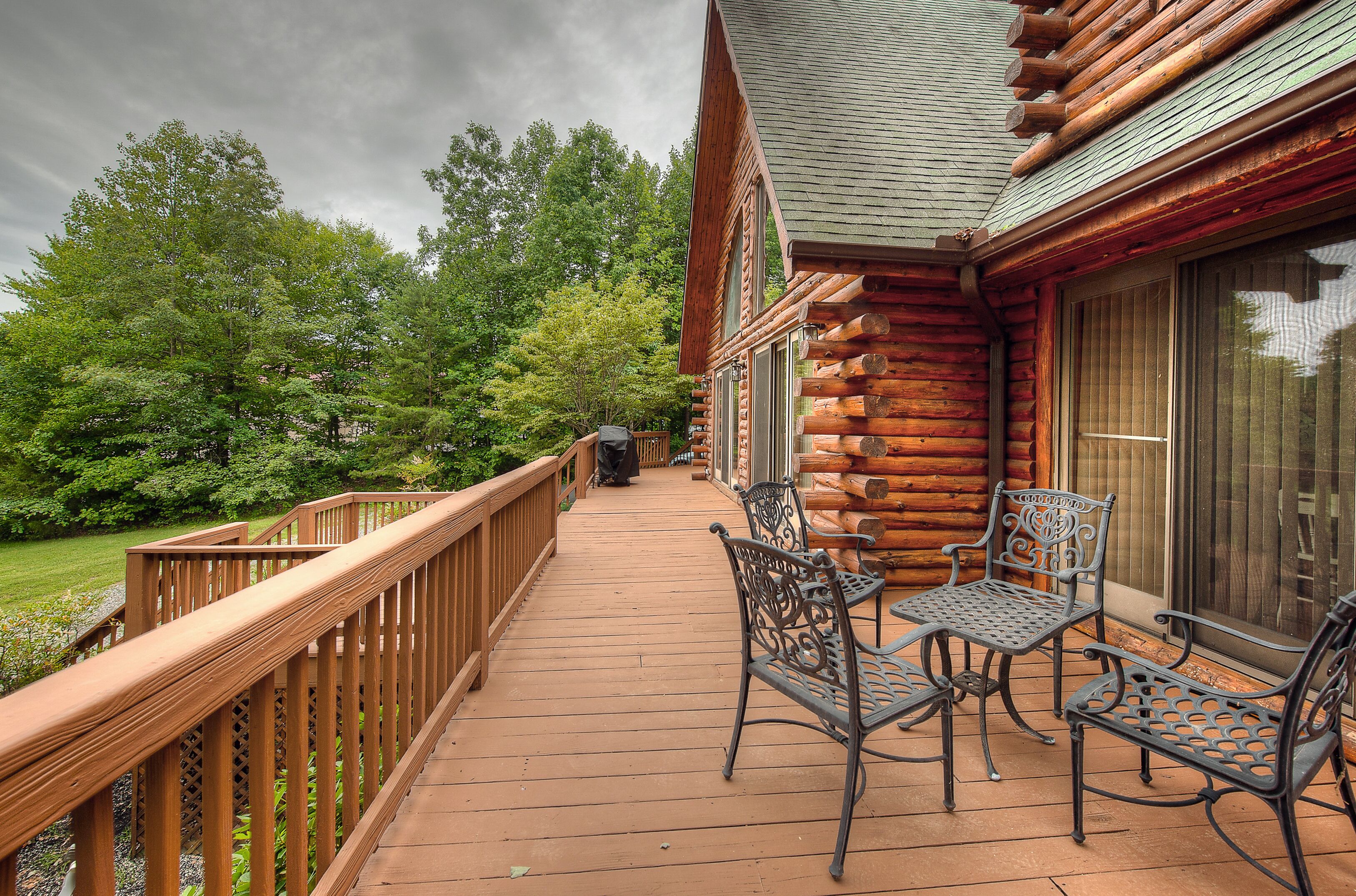 Log Cabin Living on Lake Anna - Warm side