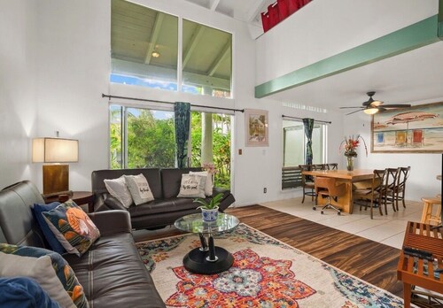 Kauai condo near beaches and shops.