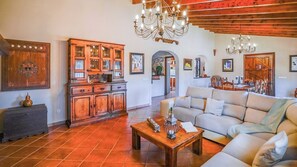 Tv, pejs, dvd-afspiller