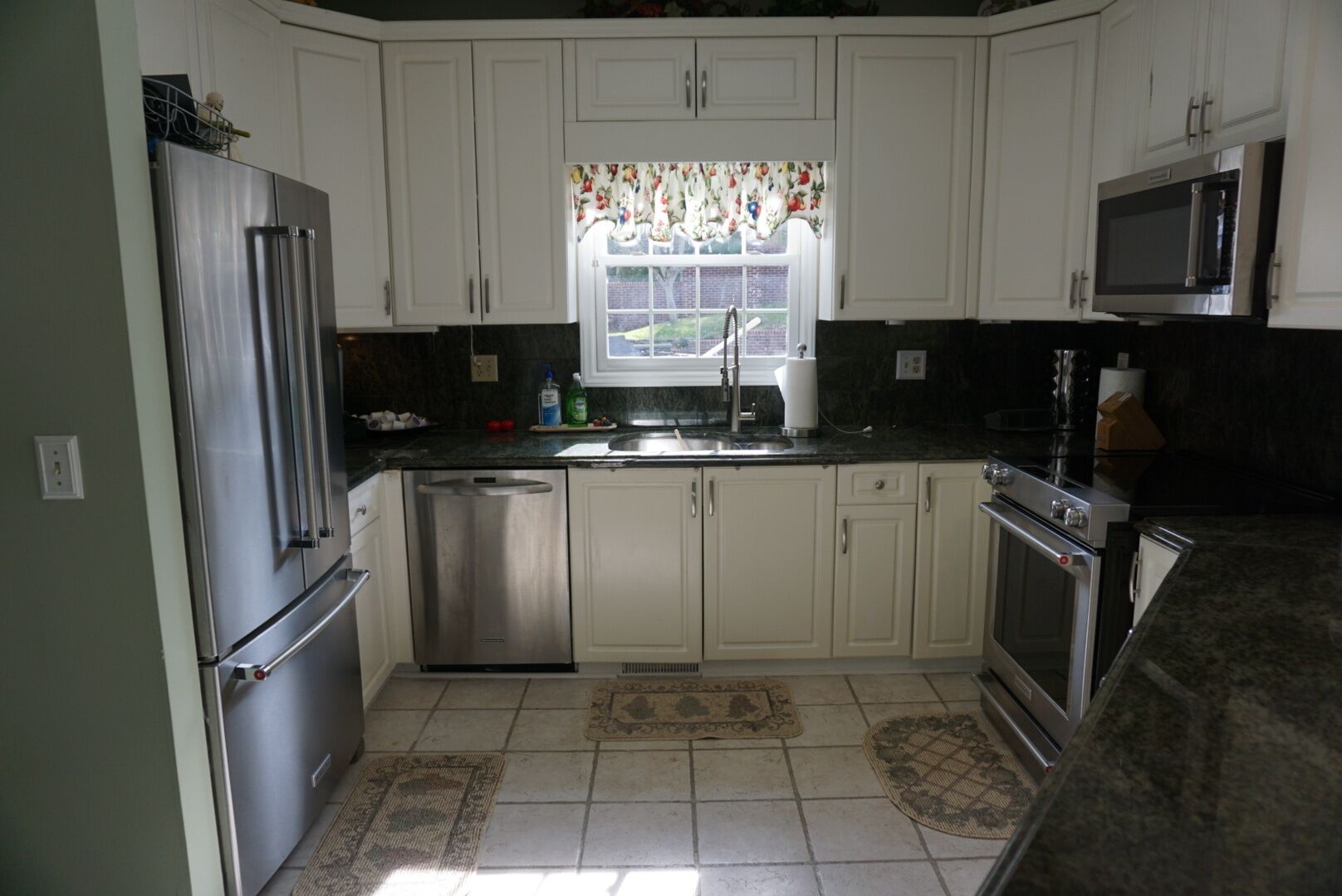 Large family home with all the bells and whistles!