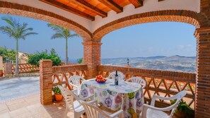 Outdoor dining - Villa Biznaga Mijas by Ruralidays (Málaga)
