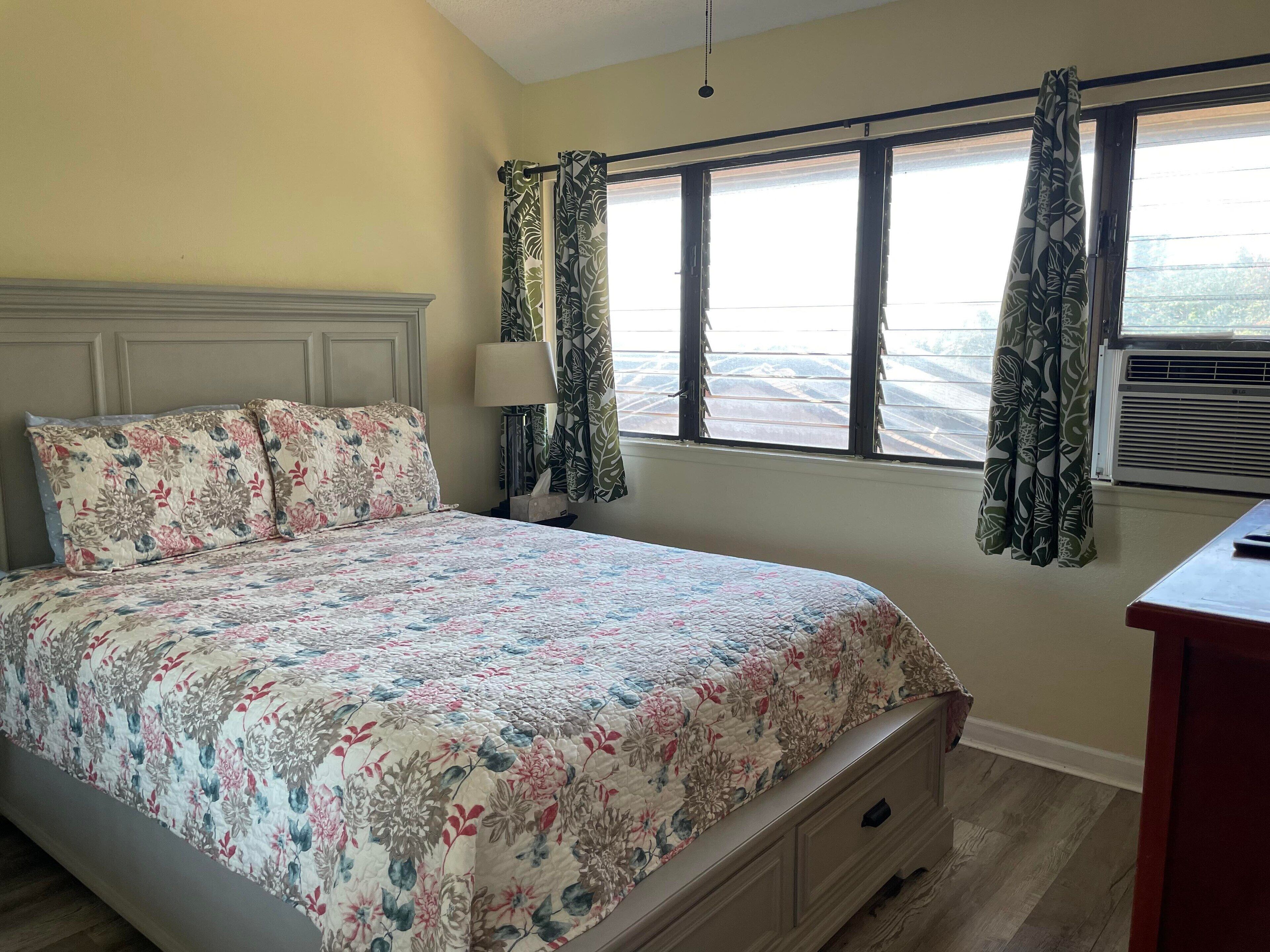 2 bedrooms, iron/ironing board, travel crib, free WiFi