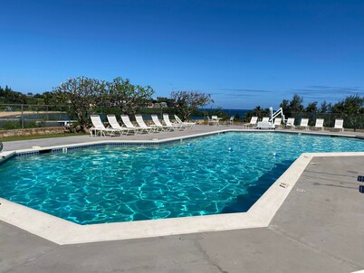 Kauai resort condo up to  6 . Near beach, restaurants and shops and town close