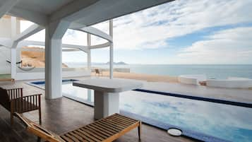 Casa familiar, 6 habitaciones, alberca privada, vista al mar | Vista desde la habitación