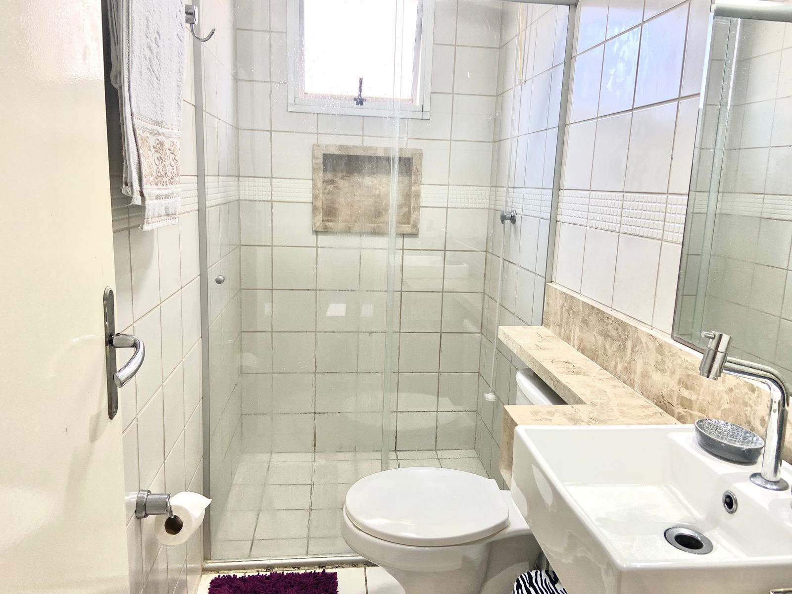 2Qts APT - 11th Floor - Great Location