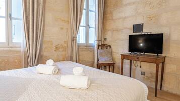 1 chambre, fer et planche à repasser, Wi-Fi, draps fournis