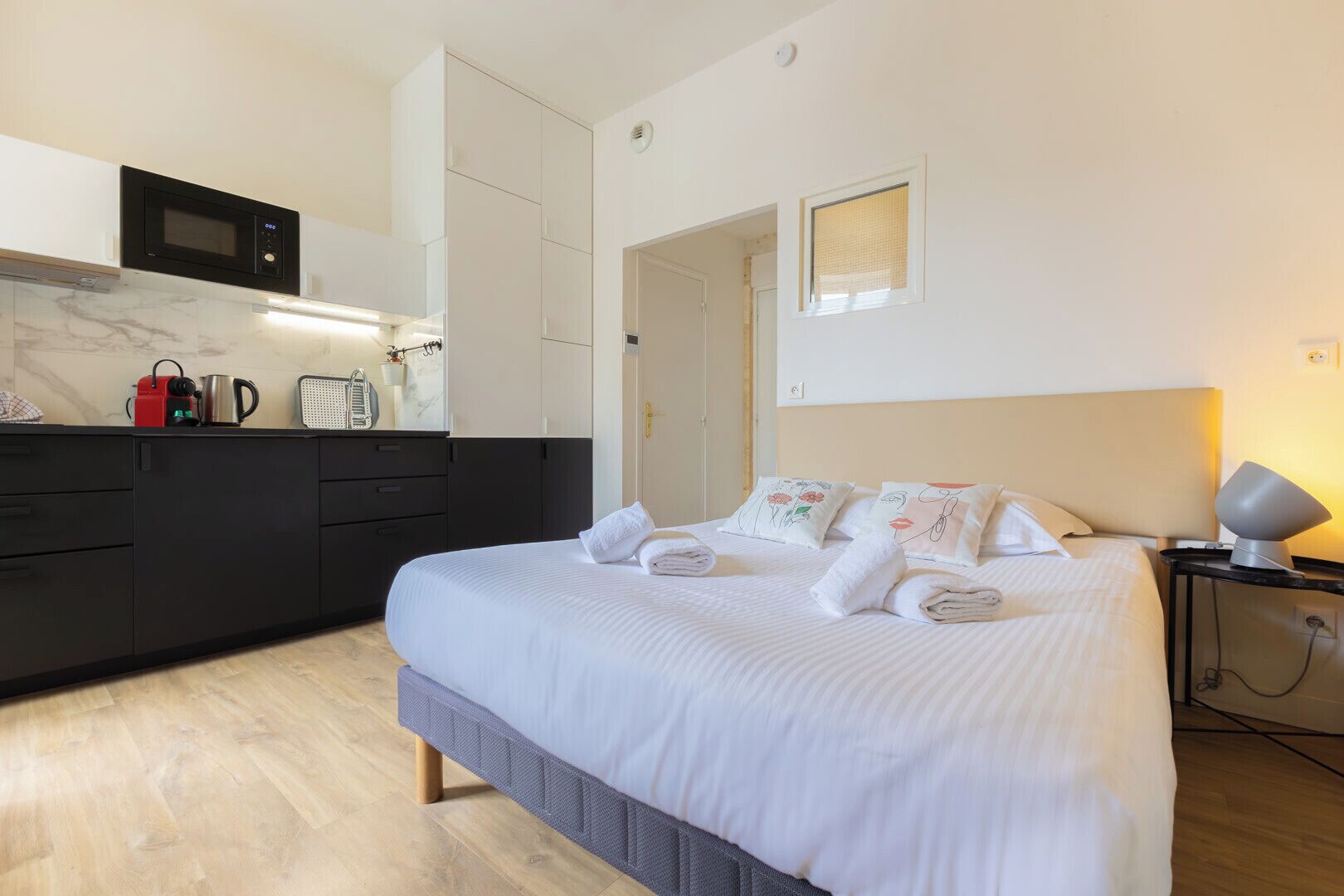 1 chambre, fer et planche à repasser, Wi-Fi, draps fournis