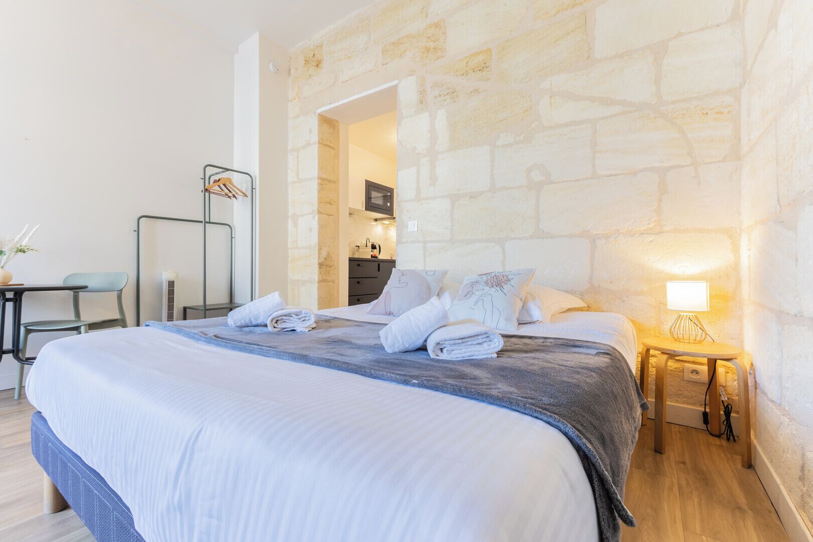 1 bedroom, WiFi, bed sheets