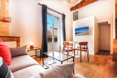 Pretty 2 bedroom duplex apartment full of charm