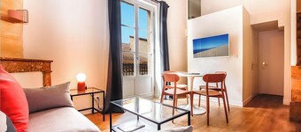 Pretty 2 bedroom duplex apartment full of charm