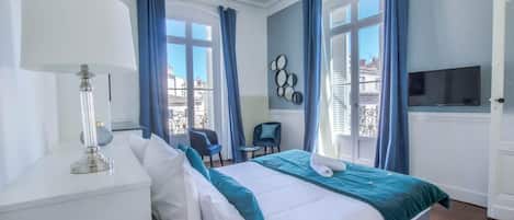 3 habitaciones, tabla de planchar con plancha, cuna de viaje y wifi