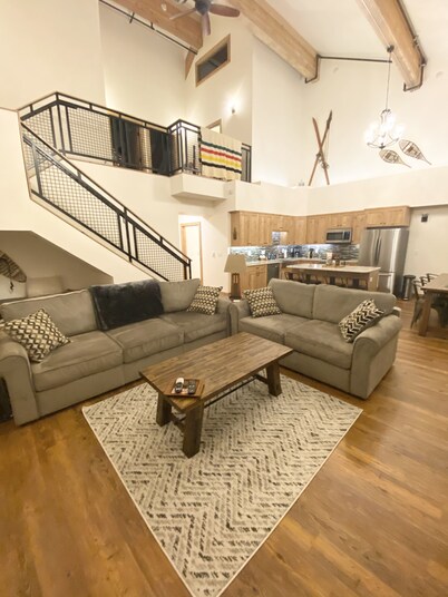 Spacious Condo Getaway, Steps from Ski Slopes, Town and Entertainment