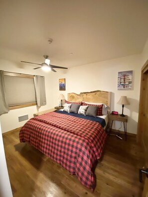 4 bedrooms, WiFi, bed sheets, wheelchair access