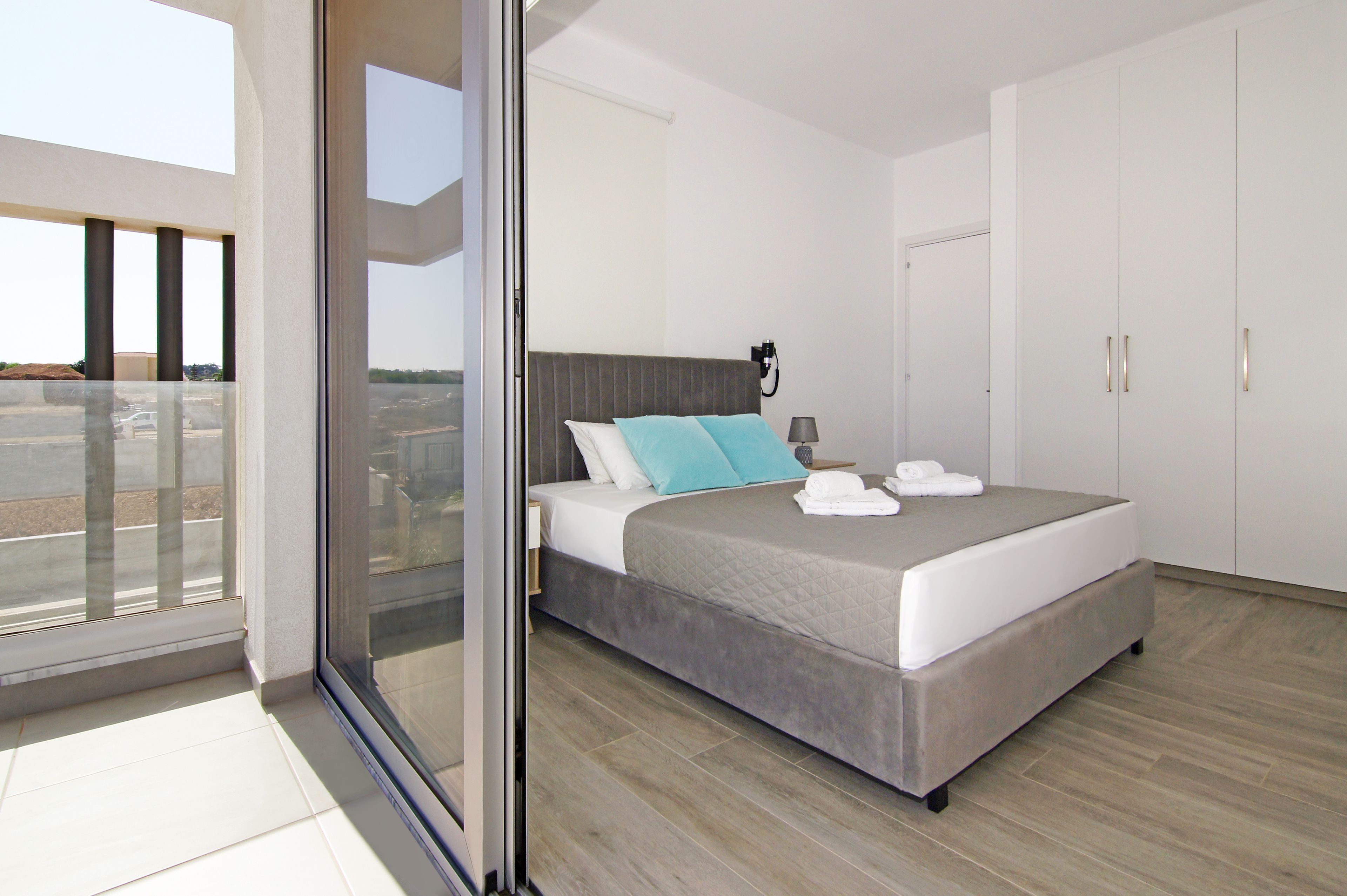 3 chambres, fer et planche à repasser, accès Internet, draps fournis