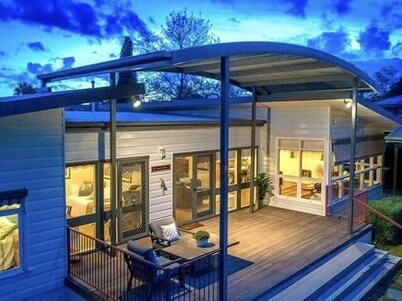Walk to Corowa Whiskey & Chocolate Factory short drive Rutherglen wineries.